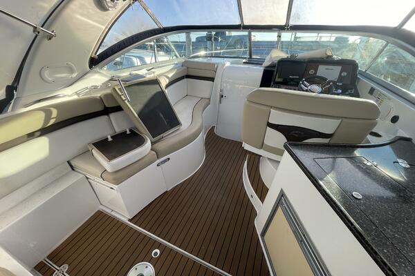 31ft Rinker Yacht For Sale