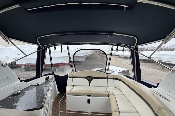 Photo of the 2016 Rinker 310 Express