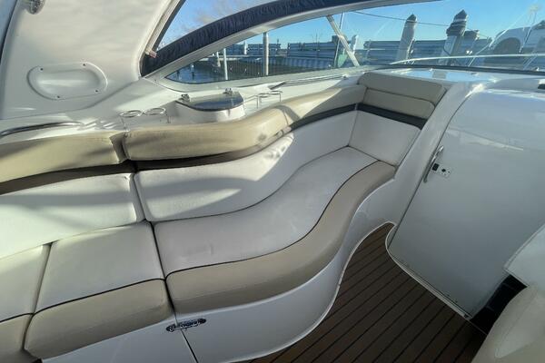 31ft Rinker Yacht For Sale