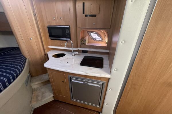 31ft Rinker Yacht For Sale