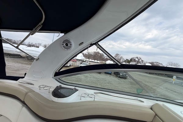 Photo of the 2016 Rinker 310 Express