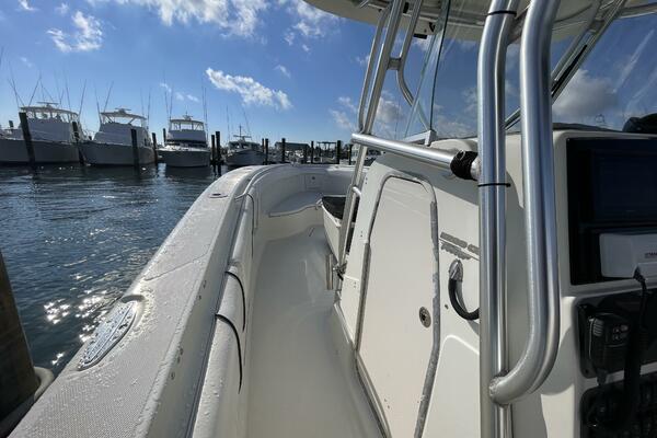 33ft Hydra Sports Yacht For Sale