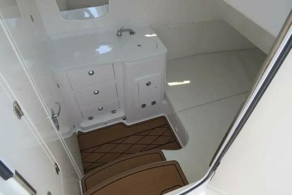 39ft HCB Yacht For Sale