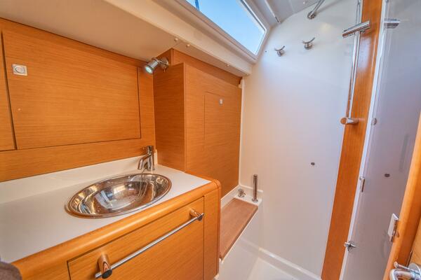 43ft Jeanneau Yacht For Sale