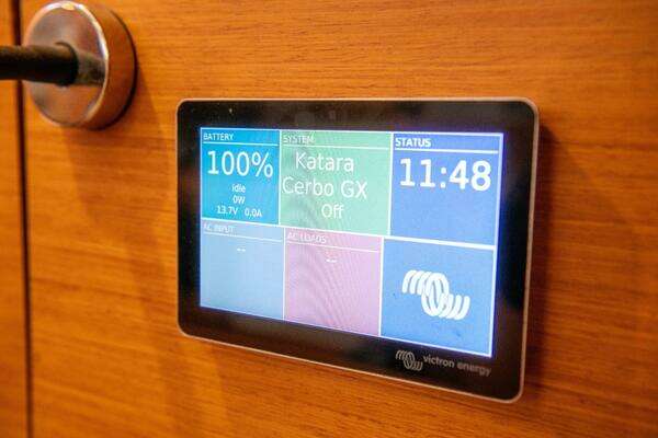 Jeanneau 439 Yacht For Sale