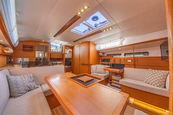 43ft Jeanneau Yacht For Sale