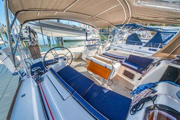 Jeanneau 439 Yacht For Sale