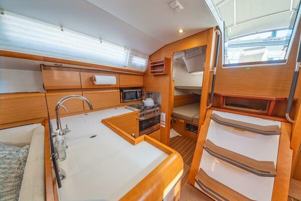 43ft Jeanneau Yacht For Sale