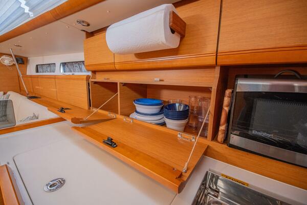 43ft Jeanneau Yacht For Sale