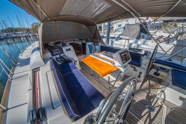 43ft Jeanneau Yacht For Sale