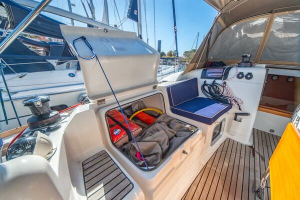 43ft Jeanneau Yacht For Sale