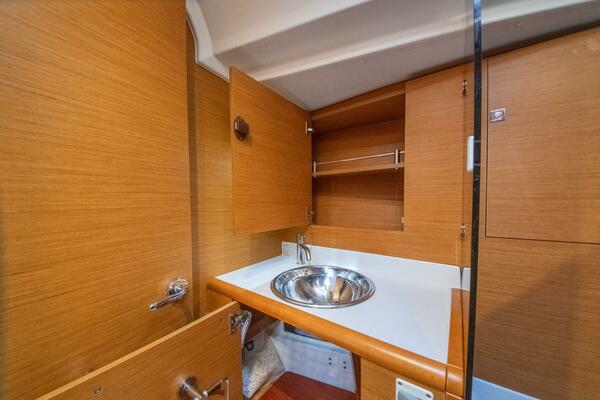 43ft Jeanneau Yacht For Sale