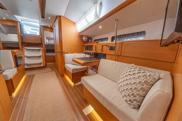 43ft Jeanneau Yacht For Sale