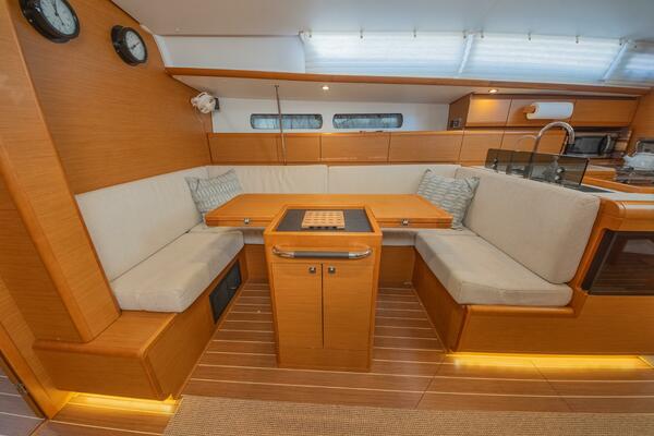 43ft Jeanneau Yacht For Sale