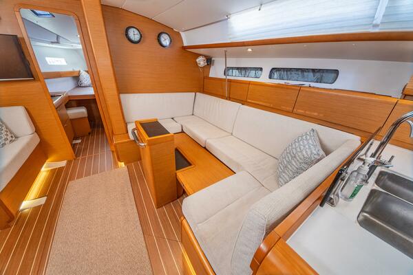 43ft Jeanneau Yacht For Sale