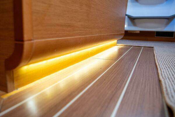 Jeanneau 439 Yacht For Sale