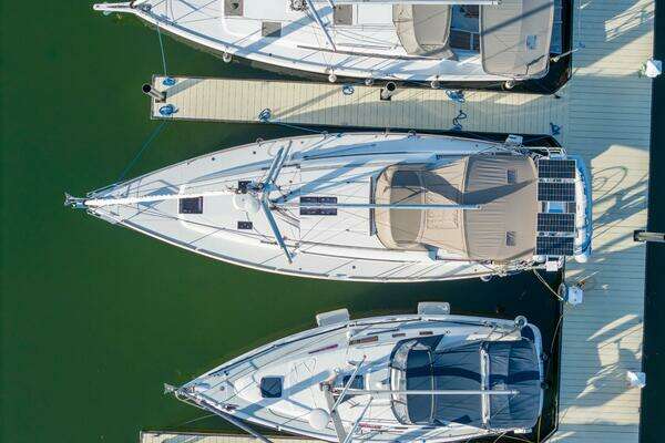 Jeanneau 439 Yacht For Sale