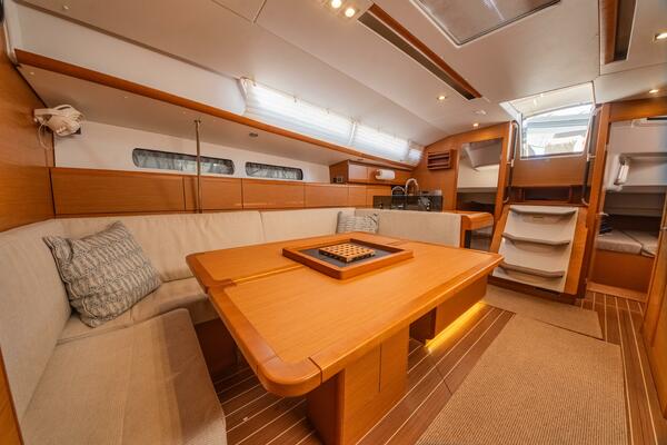 43ft Jeanneau Yacht For Sale