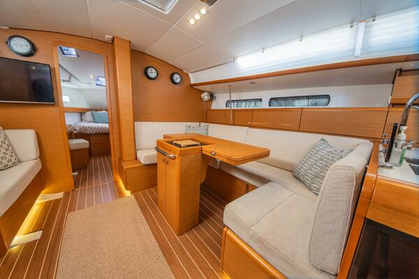 43ft Jeanneau Yacht For Sale