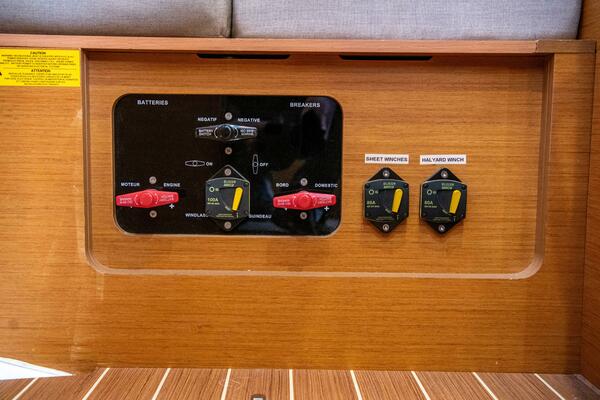 43ft Jeanneau Yacht For Sale