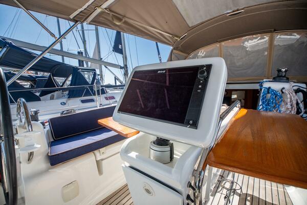 43ft Jeanneau Yacht For Sale