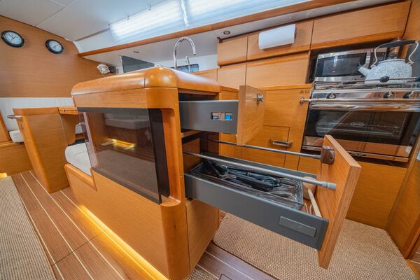 43ft Jeanneau Yacht For Sale