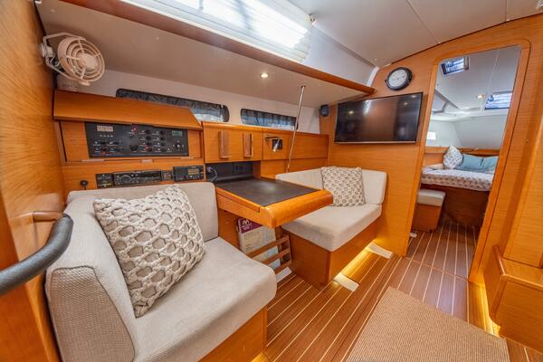 43ft Jeanneau Yacht For Sale
