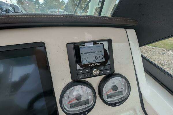 2023 Boston Whaler 24