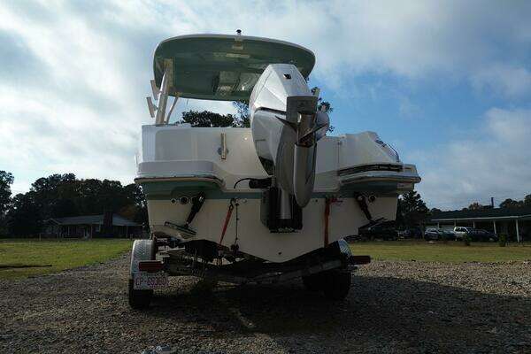 2023 Boston Whaler 24