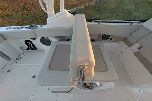 2023 Boston Whaler 24