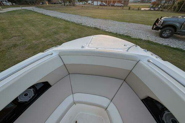 2023 Boston Whaler 24