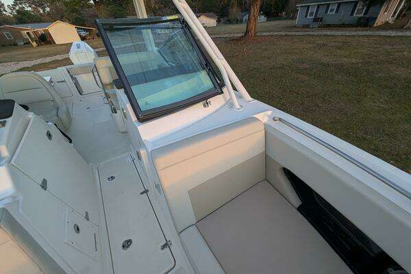 2023 Boston Whaler 24