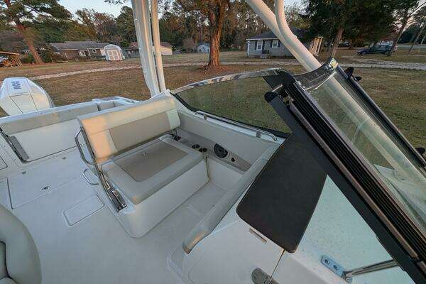 2023 Boston Whaler 24