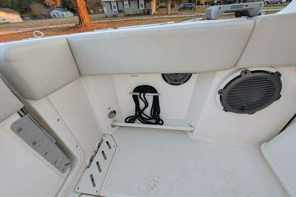2023 Boston Whaler 24