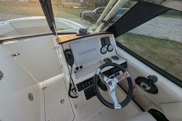 2023 Boston Whaler 24
