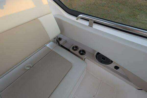 2023 Boston Whaler 24