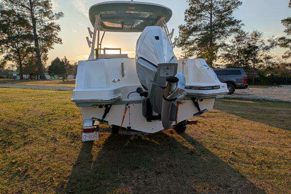 2023 Boston Whaler 24