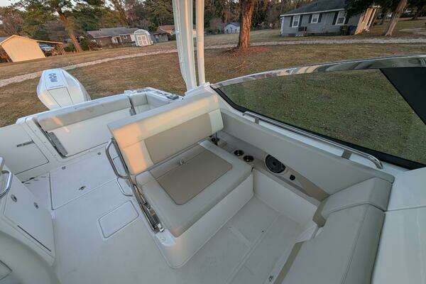 2023 Boston Whaler 24