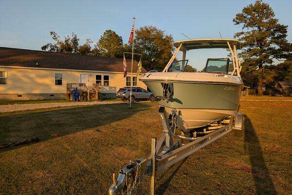 2023 Boston Whaler 24