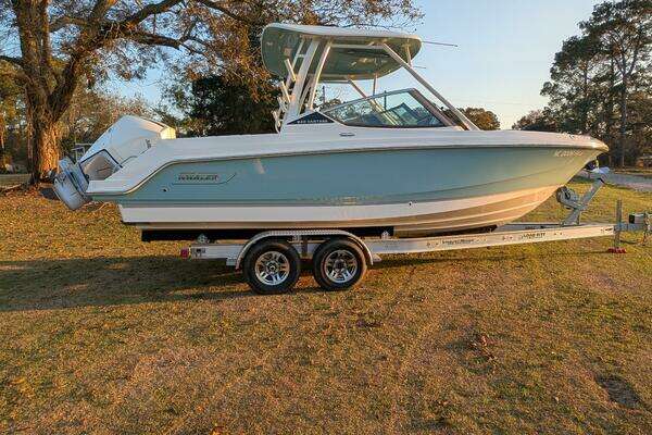 2023 Boston Whaler 24