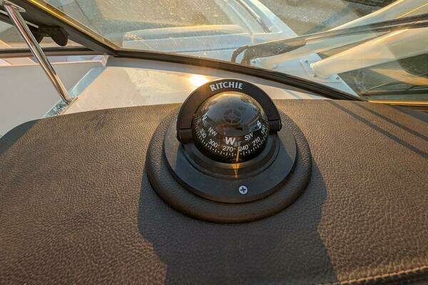 2023 Boston Whaler 24