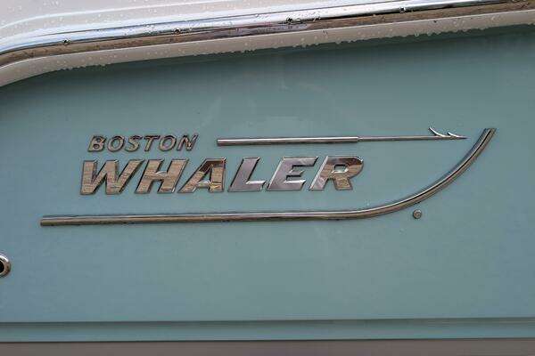 2023 Boston Whaler 24