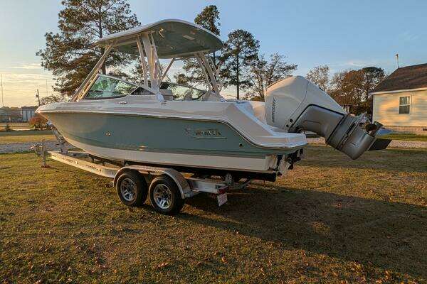 2023 Boston Whaler 24