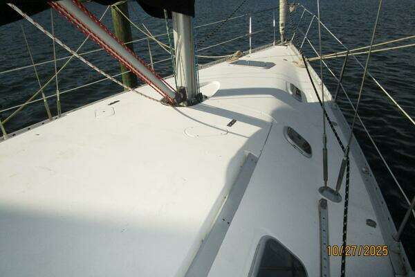 Photo of the 1992 Beneteau 38s5 "Carpe Diem"