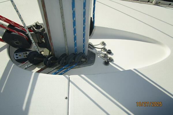 38' Beneteau mast base2