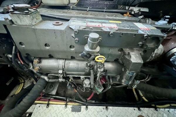 28 Partner Ship 2003 Cruisers 3772 Engine Room 10 Medium