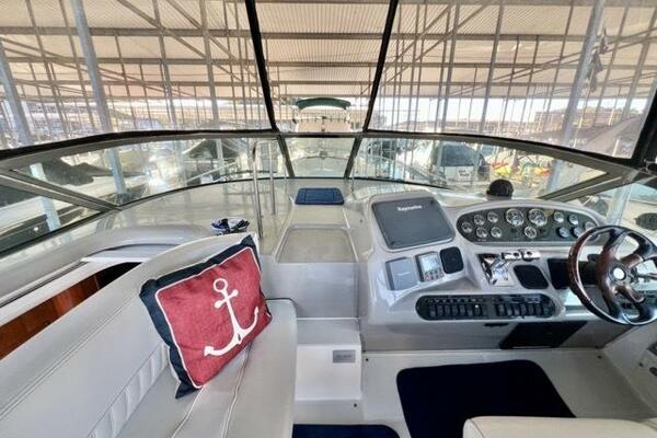 11 Partner Ship 2003 Cruisers 3772 Helm 5 Medium