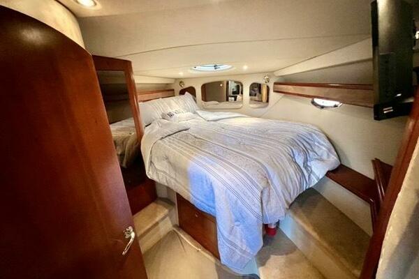 23 Partner Ship 2003 Cruisers 3772 Fwd Cabin 1 Medium