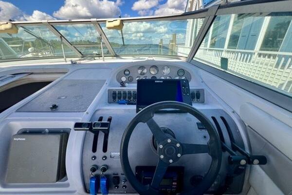 2 Sea Yall 1995 Regal 400 Commodore Helm 2 Medium