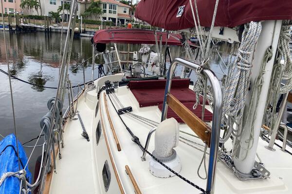 34ft Pacific Seacraft Yacht For Sale